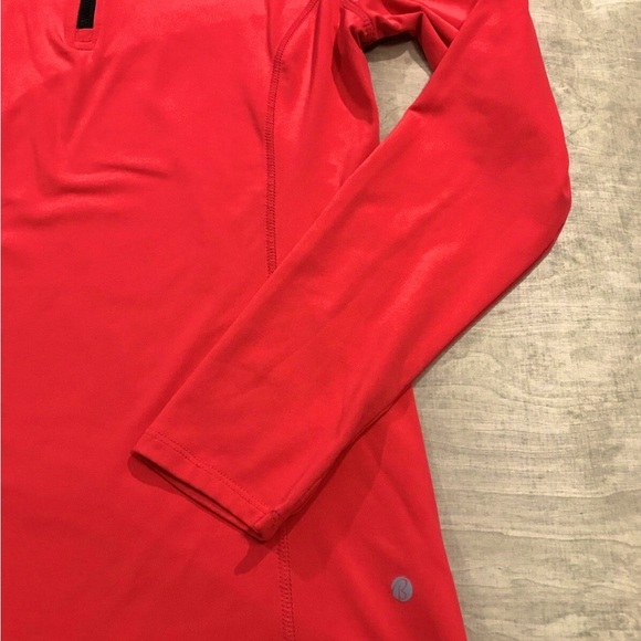 Bally Total Fitness Red Long Sleeve Pullover - Picture 2 of 8